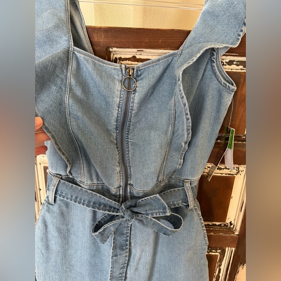 NWT Tinseltown Wide Leg, Ruffle Strap Denim Jumpsuit- size M - Picture 7 of 10